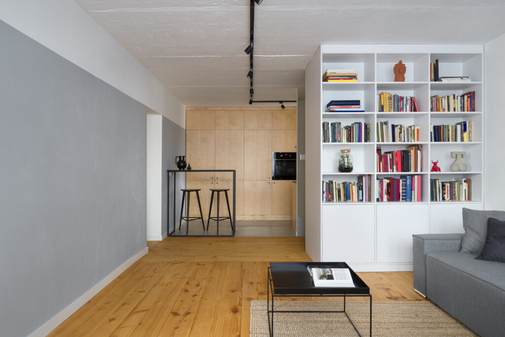 beautiful pine floors in a modern living room